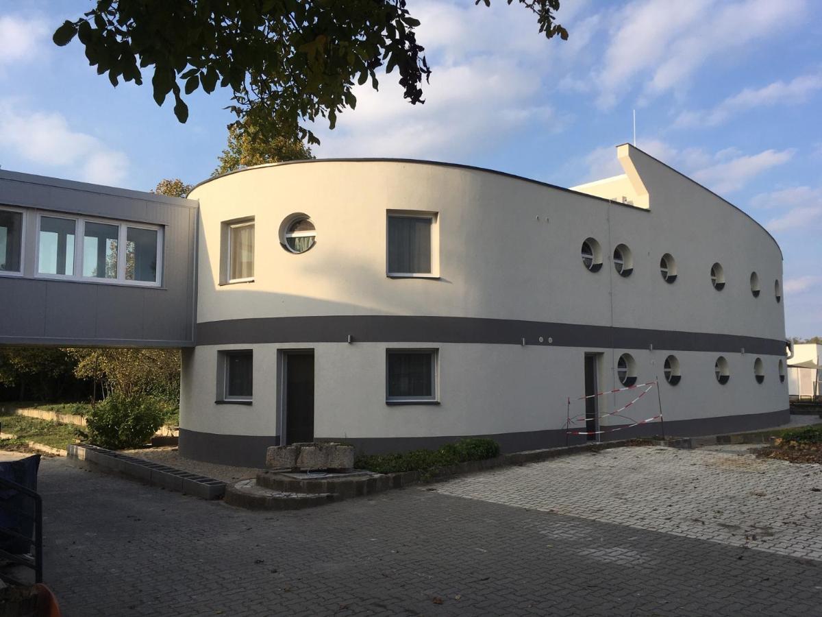 Nautilus Etterem Es Panzio Hotel Dabas Luaran gambar