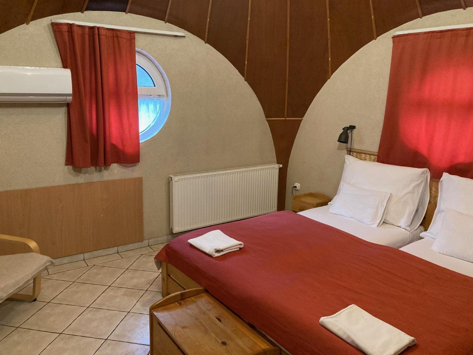 Nautilus Etterem Es Panzio Hotel Dabas Luaran gambar