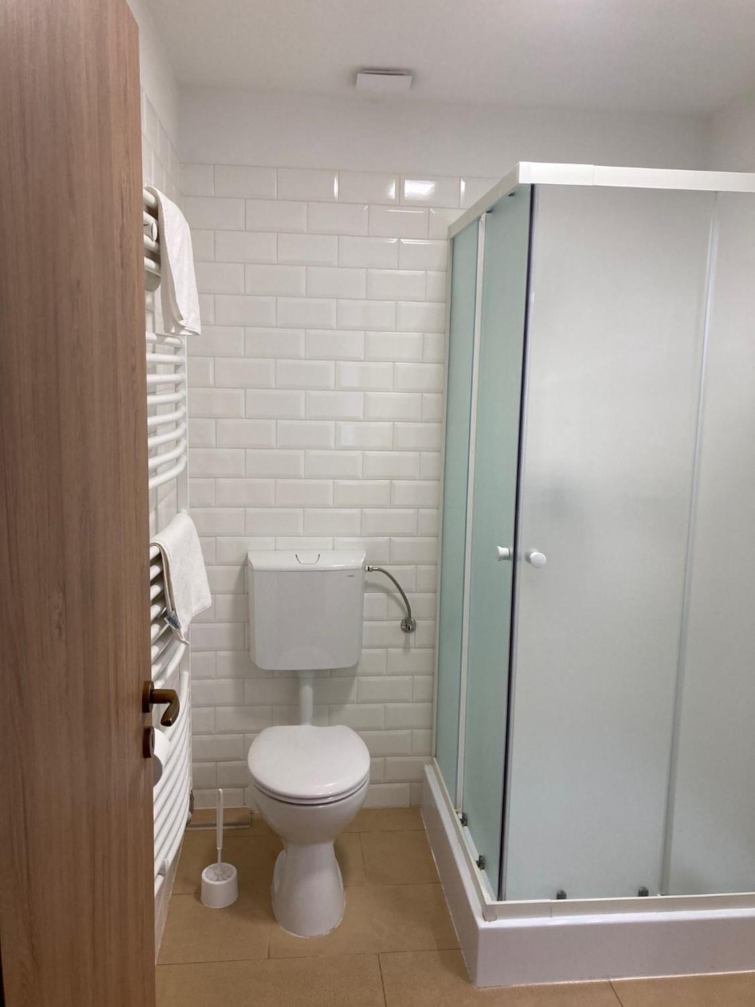 Nautilus Etterem Es Panzio Hotel Dabas Luaran gambar