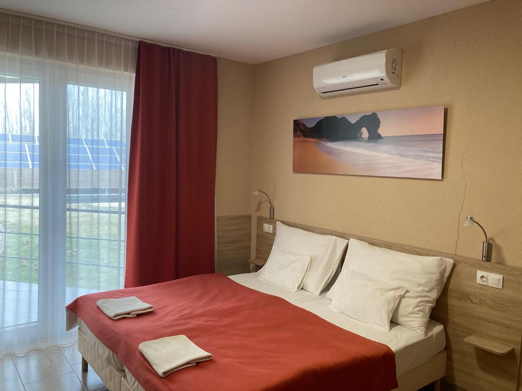 Nautilus Etterem Es Panzio Hotel Dabas Luaran gambar