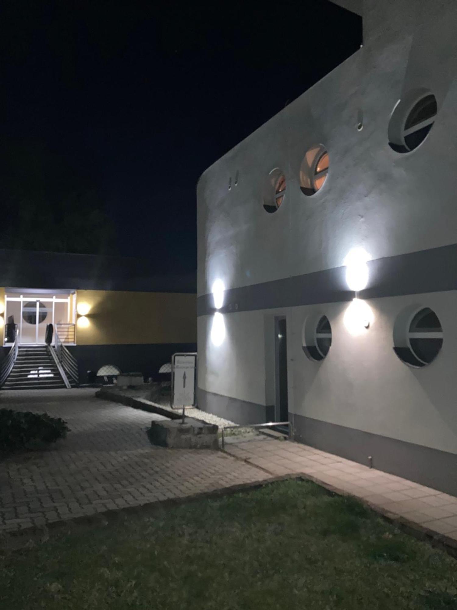 Nautilus Etterem Es Panzio Hotel Dabas Luaran gambar