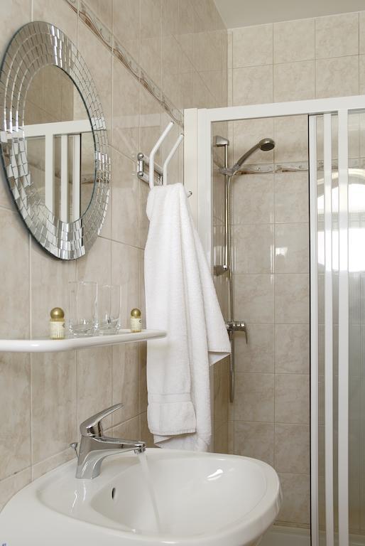 Nautilus Etterem Es Panzio Hotel Dabas Bilik gambar